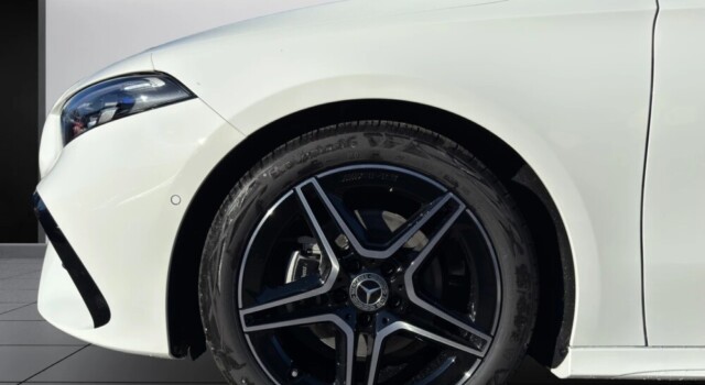 MERCEDES-BENZ A 200 Night Star 7G-DCT