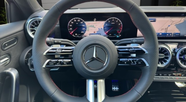 MERCEDES-BENZ A 180 Night Star 7G-DCT