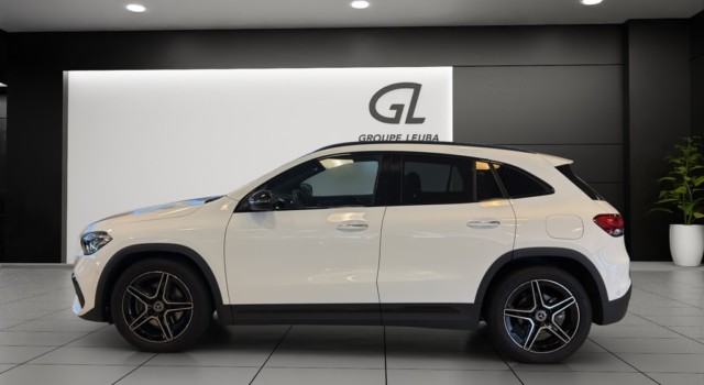 MERCEDES-BENZ GLA 200 AMG Line