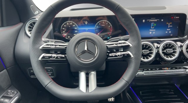 MERCEDES-BENZ GLA 220 4Matic 8G-DCT