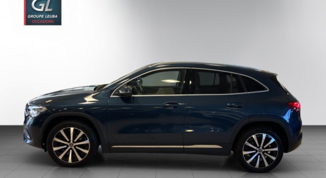 MERCEDES-BENZ GLA 180 Progressive 7G-D