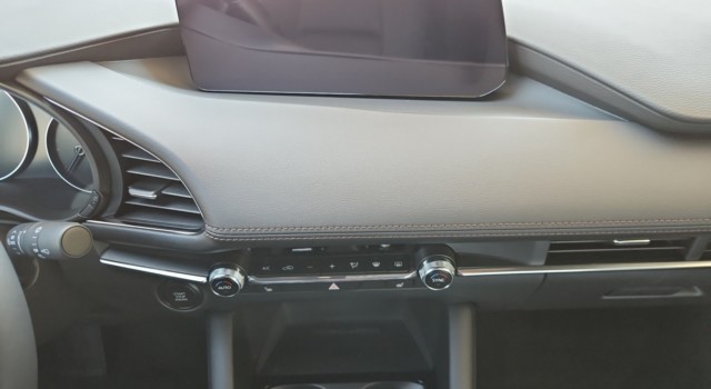 MAZDA 3 Hatchback SKYACTIV-G M Hybrid 140 Centre Line Automat