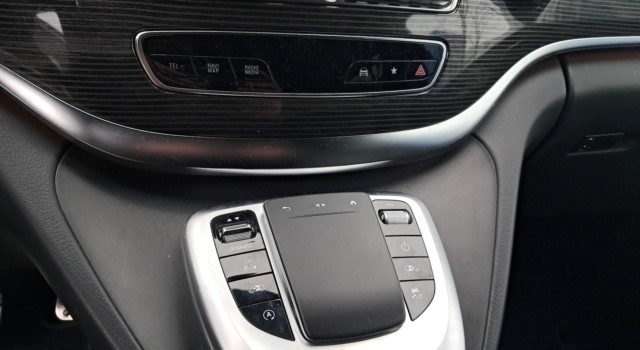 MERCEDES-BENZ V 300 d lang Swiss Edition 4Matic 9G-Tronic