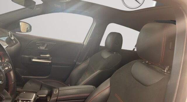 MERCEDES-BENZ GLA 200 AMG Line 7G-DCT