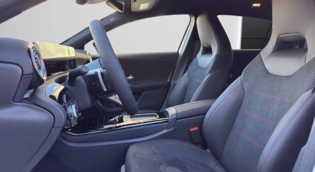 MERCEDES-BENZ A 200 Night Star 7G-DCT