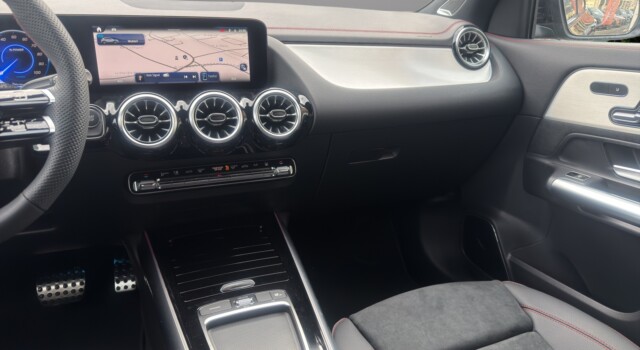 MERCEDES-BENZ EQA 350 66,5 kWh 4Matic Excellence