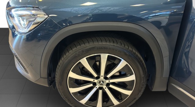 MERCEDES-BENZ GLA 180 Progressive 7G-D