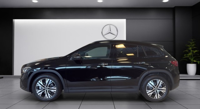 MERCEDES-BENZ GLA 220 d 4Matic 8G-DCT
