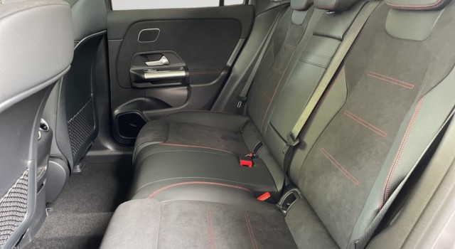 MERCEDES-BENZ EQA 350 66,5 kWh 4Matic Excellence