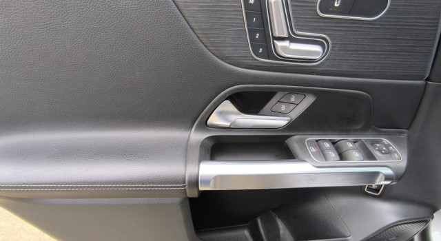 MERCEDES-BENZ GLB 250 AMG Line 4 MATIC