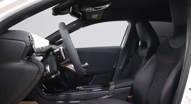 MERCEDES-BENZ A 180 Night Star 7G-DCT