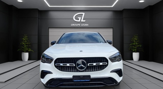 MERCEDES-BENZ GLA 200 Night Star 7G-DCT