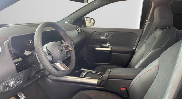 MERCEDES-BENZ EQA 350 66,5 kWh 4Matic Excellence