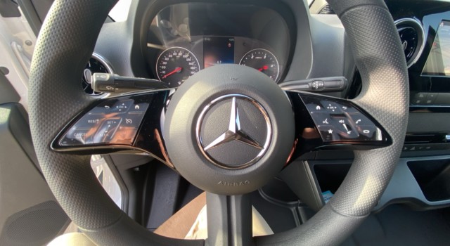 MERCEDES-BENZ Sprinter 319 CDI Lang 9G-TRONIC