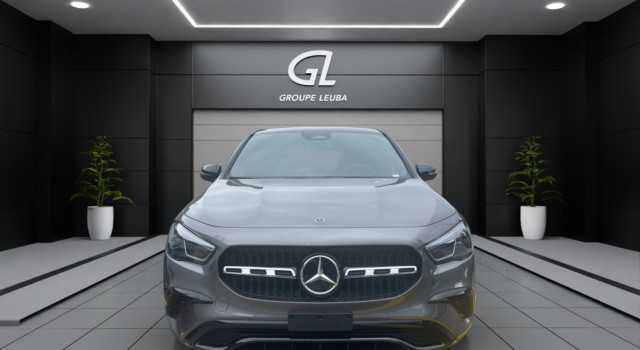 MERCEDES-BENZ GLA 200 Night Star 7G-DCT