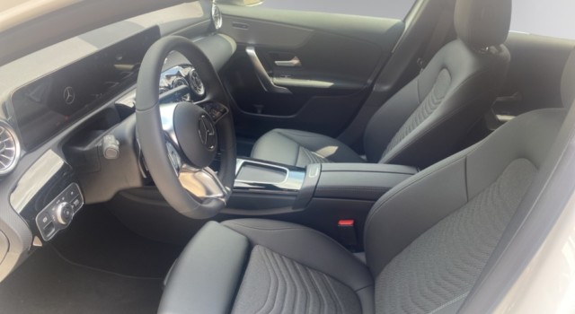 MERCEDES-BENZ A 200 Night Star 7G-DCT