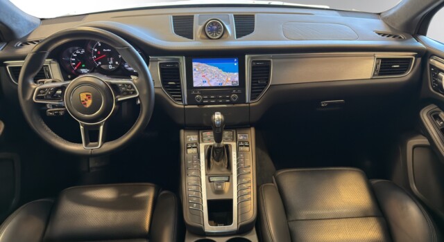 PORSCHE MACAN Turbo Performance