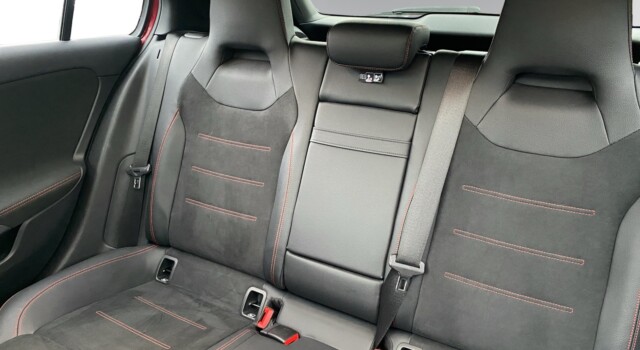 MERCEDES-BENZ A 250 AMG Line 4Matic