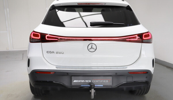MERCEDES-BENZ EQA 250 AMG Line