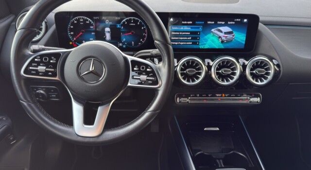 MERCEDES-BENZ GLA 250 Progressive4Matic