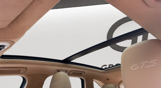 PORSCHE CAYENNE GTS
