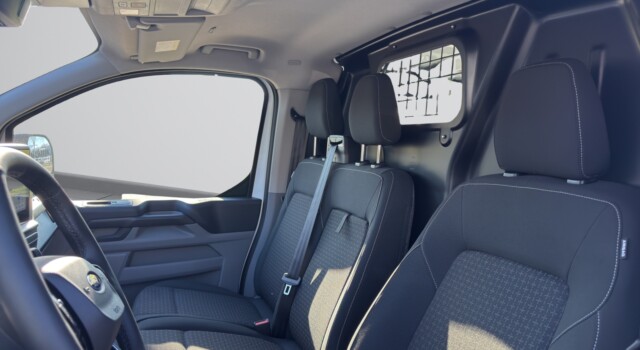 FORD TRANSIT CUSTOM Van 320 L1H1 65kWh Trend