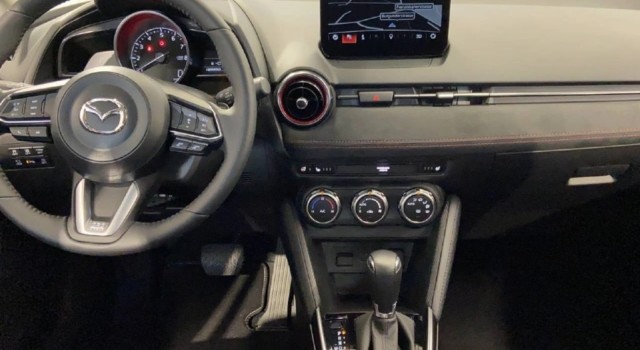 MAZDA 2 SKYACTIV-G 90 Homura Aka Automat