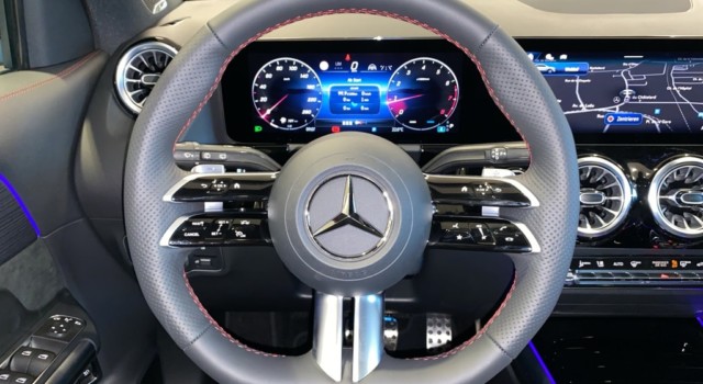 MERCEDES-BENZ GLA 250 4Matic 8G-DCT Swiss Star