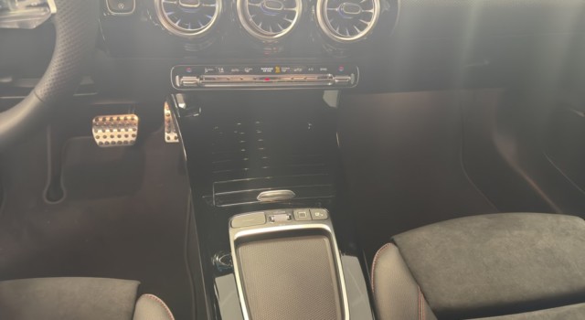 MERCEDES-BENZ A 200 Night Star 7G-DCT