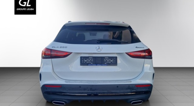 MERCEDES-BENZ GLA 250 AMG Line 4Matic
