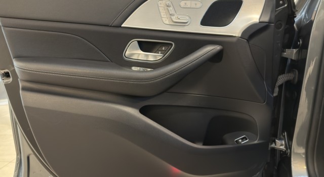 MERCEDES-BENZ GLE 300 d AMG Line 4Matic