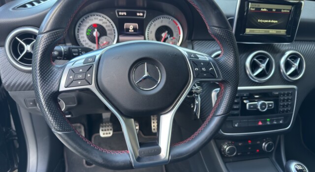 MERCEDES-BENZ A 180 AMG Line