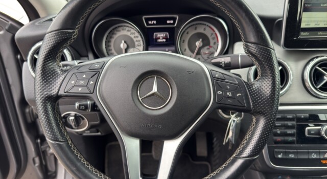 MERCEDES-BENZ GLA 250 Urban 4Matic 7G-DCT