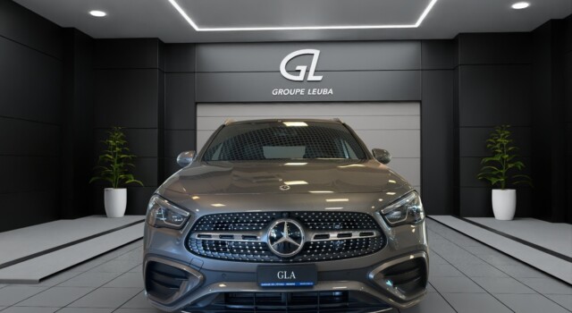 MERCEDES-BENZ GLA 220 4M