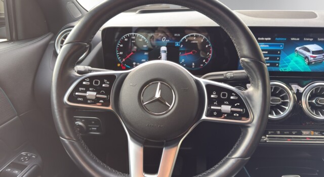 MERCEDES-BENZ GLA 250 Progressive4Matic