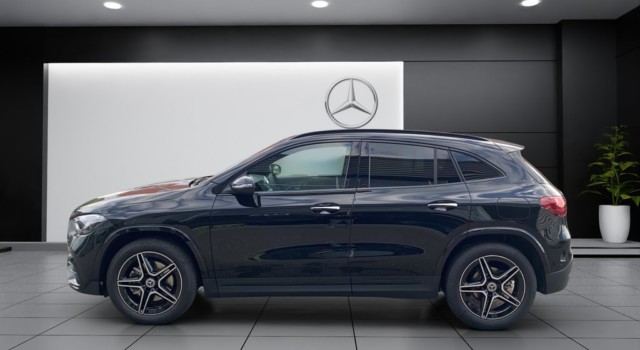 MERCEDES-BENZ GLA 200 7G-DCT