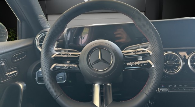 MERCEDES-BENZ A 220 4Matic 8G-DCT