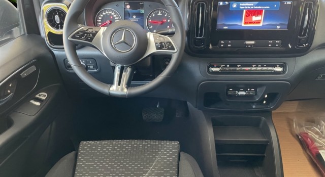 MERCEDES-BENZ VITO 116 CDI Lang Select Family Tourer 9G-Tronic
