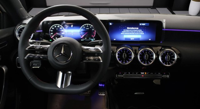 MERCEDES-BENZ A 180 Night Star 7G-DCT