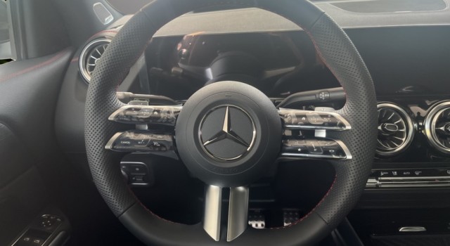 MERCEDES-BENZ EQA 350 66,5 kWh 4Matic Excellence