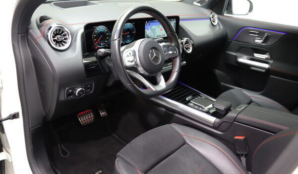MERCEDES-BENZ EQA 250 AMG Line