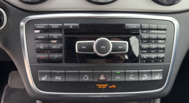 MERCEDES-BENZ GLA 250 Urban 4Matic 7G-DCT