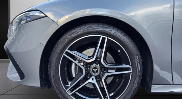 MERCEDES-BENZ A 200 Night Star 7G-DCT