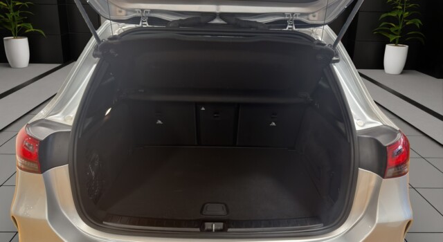 MERCEDES-BENZ GLA 200 AMG Line 7G-DCT