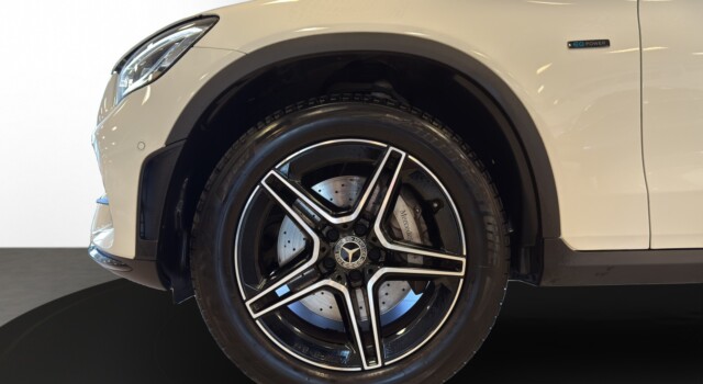 MERCEDES-BENZ GLC 300 e AMG Line 4Matic 9G-Tronic