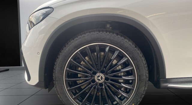 MERCEDES-BENZ GLC 300 4Matic 9G-Tronic