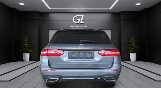 MERCEDES-BENZ E 220 d Swiss Star AMG Line 4Matic 9G-Tronic