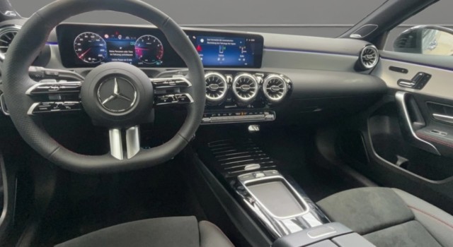 MERCEDES-BENZ A 200 Night Star 7G-DCT