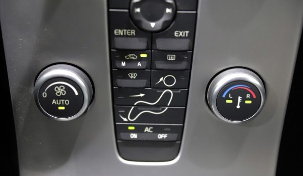 VOLVO C70 T5 Momentum