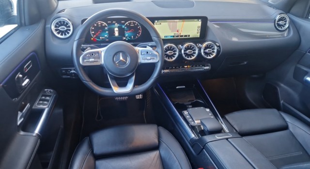 MERCEDES-BENZ GLA 250 AMG Line 4Matic